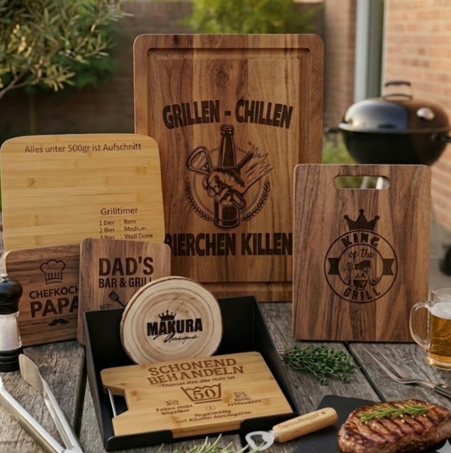 Kollektion gravierter Holzbretter mit personalisierten BBQ- und Party-Motiven